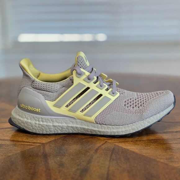 Adidas Ultraboost 1.0 Putty Beige Powder Yellow Black New JR3370 Men's Size 8.5 - Picture 9 of 14